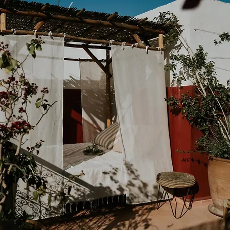 Riad Nanou - Private Riad With Pool & Rooftop-3